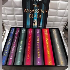 Throne of Glass Paperback Box Set (8 books) by Sarah J. Maas
